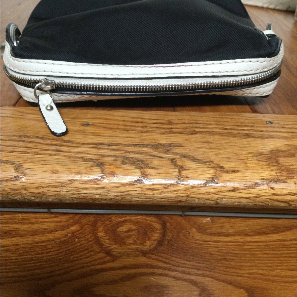 Black Michael Kors pouch - Picture 10 of 12